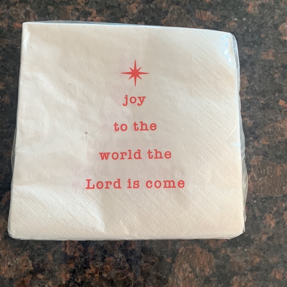 50pc 8.5in holiday plates w/3 16pc joy to the world beverage napkins - Picture 2 of 4